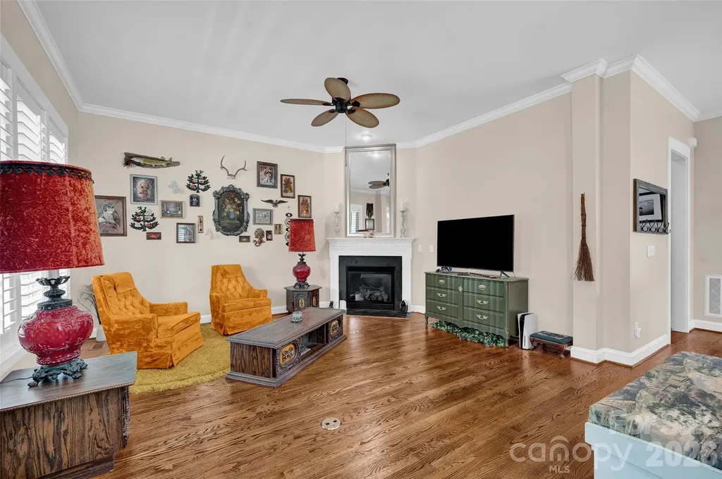 4090 Library Lane NW Conover NC 28613