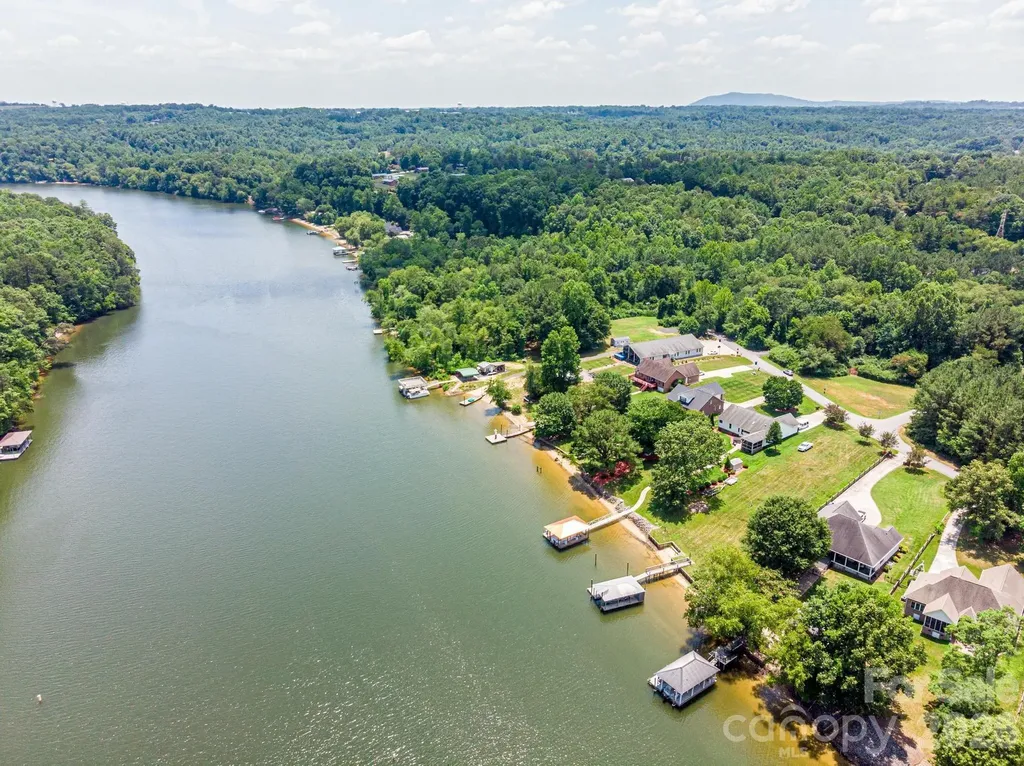 1857 Hidden Pointe Drive Hickory NC 28601