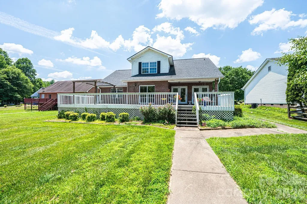 1857 Hidden Pointe Drive Hickory NC 28601