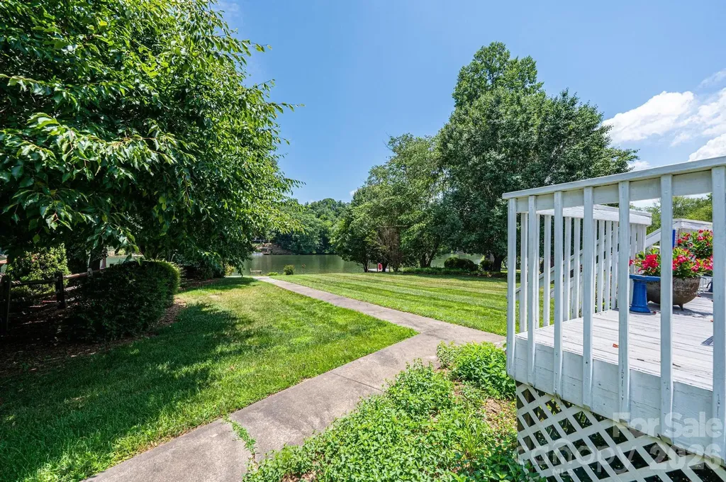 1857 Hidden Pointe Drive Hickory NC 28601