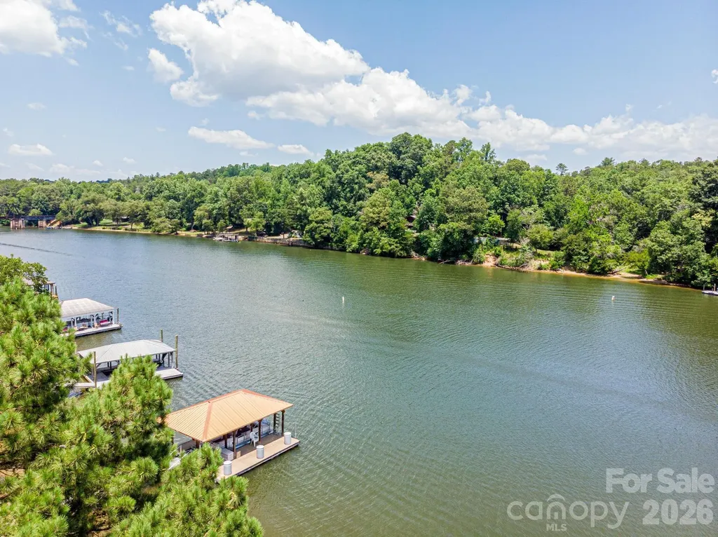1857 Hidden Pointe Drive Hickory NC 28601