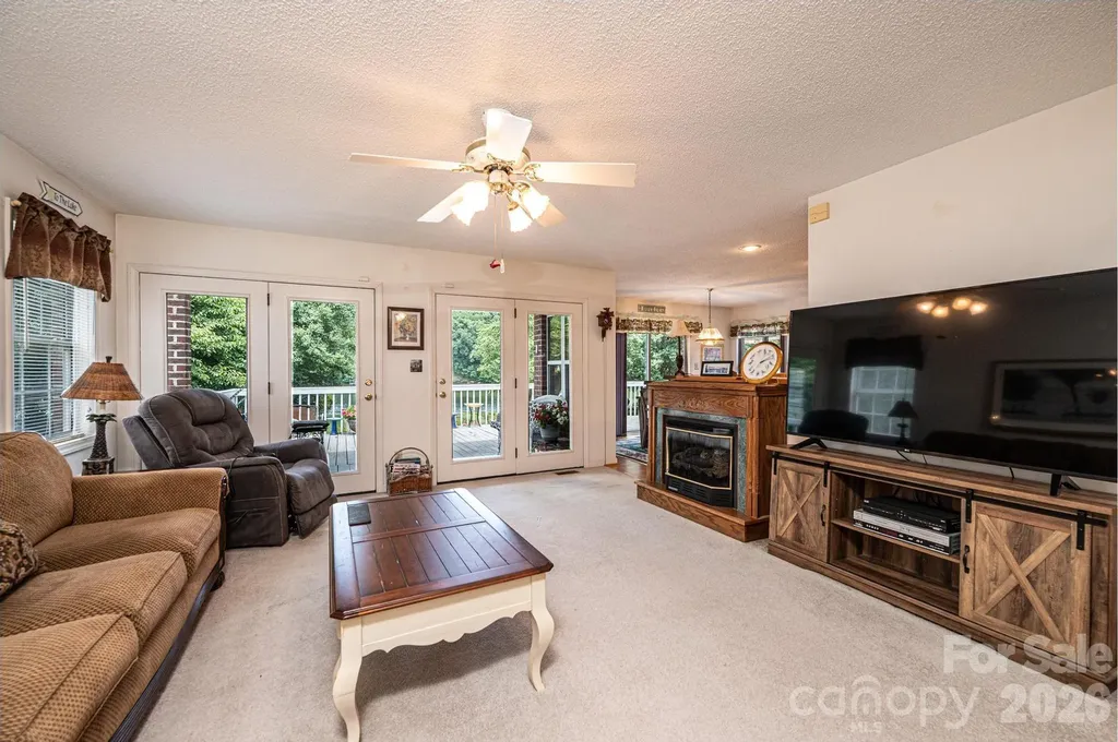 1857 Hidden Pointe Drive Hickory NC 28601