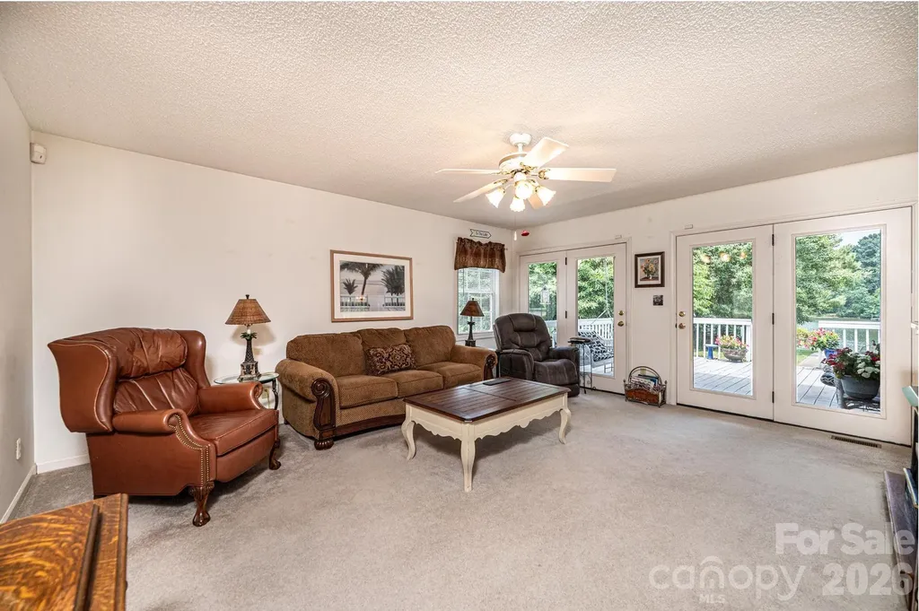 1857 Hidden Pointe Drive Hickory NC 28601