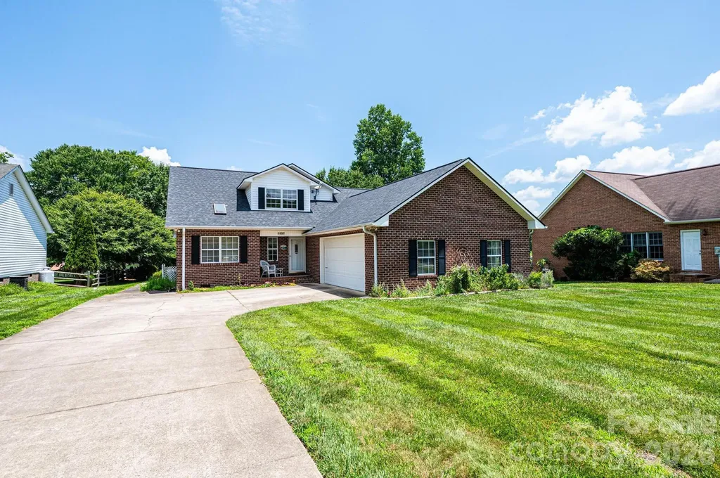 1857 Hidden Pointe Drive Hickory NC 28601