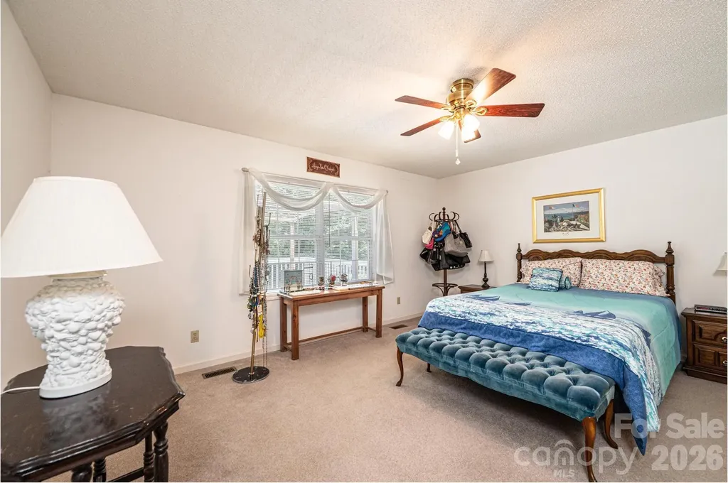 1857 Hidden Pointe Drive Hickory NC 28601