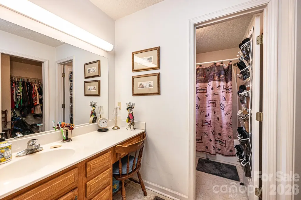 1857 Hidden Pointe Drive Hickory NC 28601