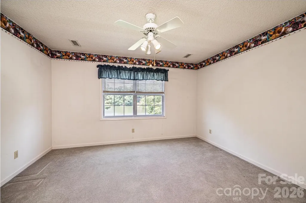 1857 Hidden Pointe Drive Hickory NC 28601