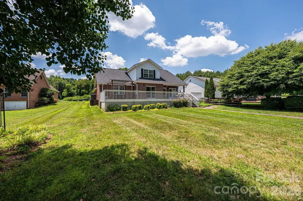 1857 Hidden Pointe Drive Hickory NC 28601
