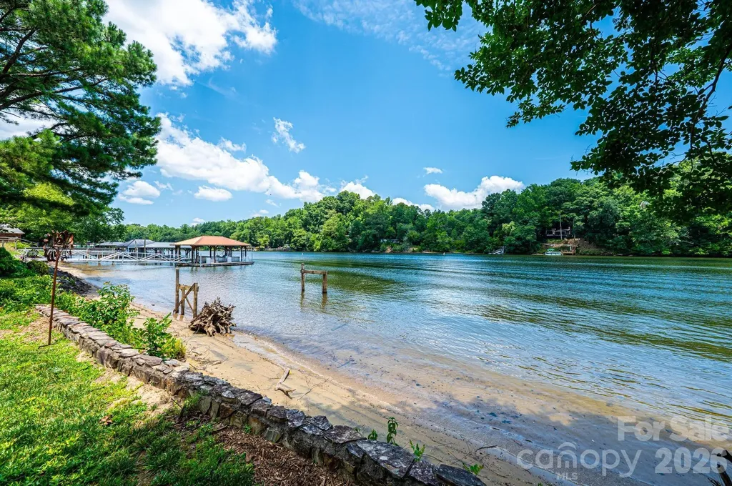 1857 Hidden Pointe Drive Hickory NC 28601