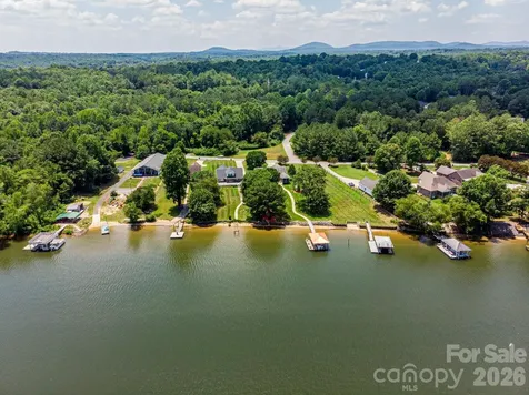 1857 Hidden Pointe Drive Hickory NC 28601