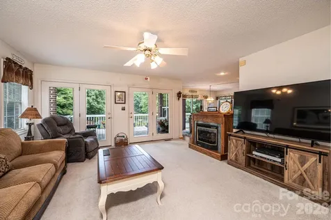 1857 Hidden Pointe Drive Hickory NC 28601