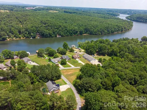 1857 Hidden Pointe Drive Hickory NC 28601