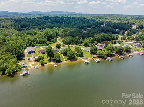 1857 Hidden Pointe Drive Hickory NC 28601