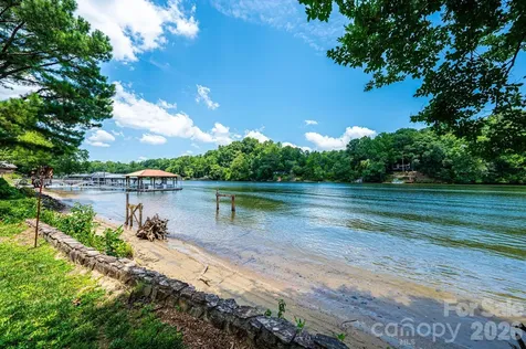 1857 Hidden Pointe Drive Hickory NC 28601