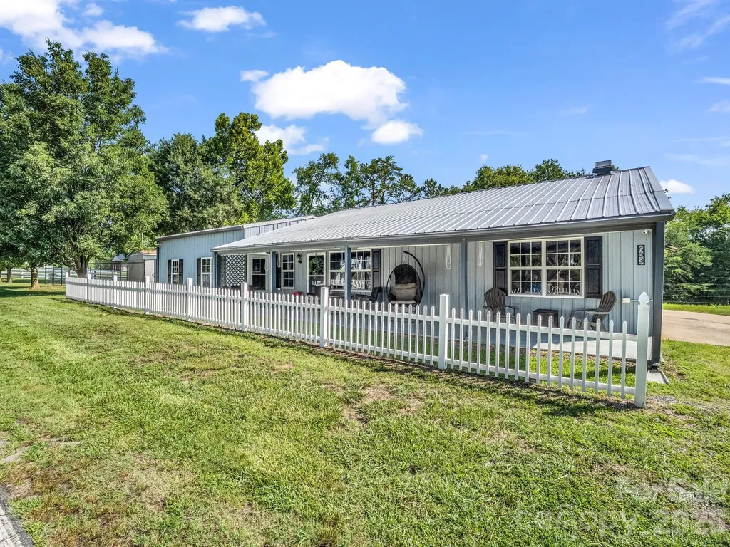 599 Old Henrietta Road Forest City NC 28043