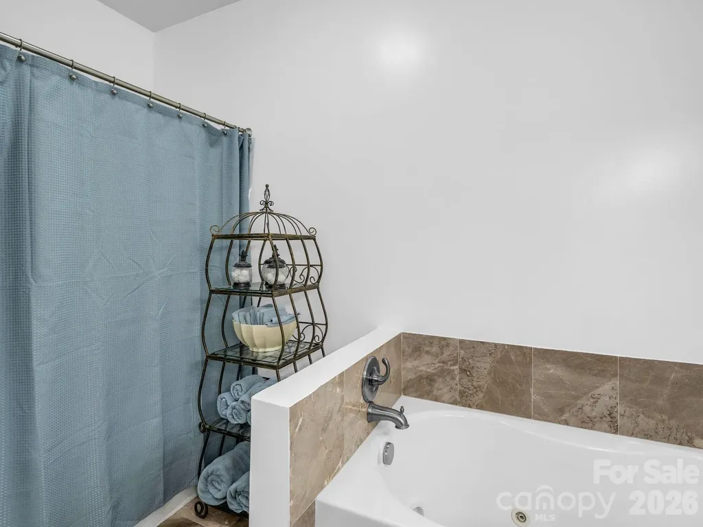 599 Old Henrietta Road Forest City NC 28043