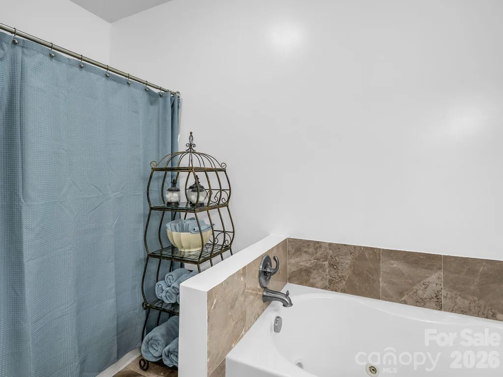 599 Old Henrietta Road Forest City NC 28043