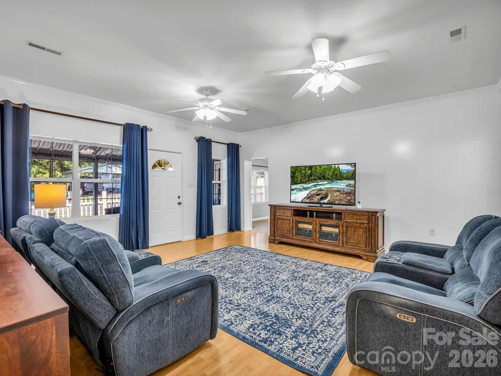 599 Old Henrietta Road Forest City NC 28043