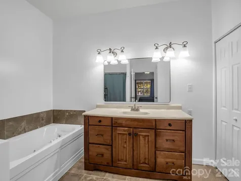 599 Old Henrietta Road Forest City NC 28043