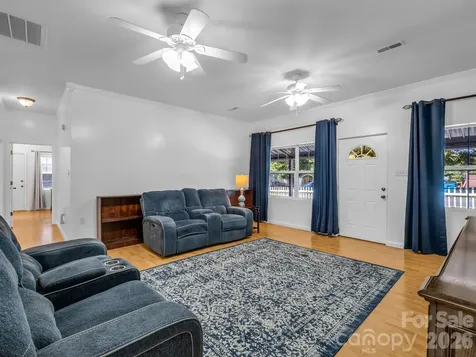 599 Old Henrietta Road Forest City NC 28043