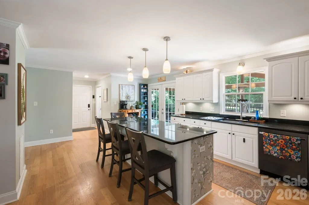 843 W J Street Newton NC 28658