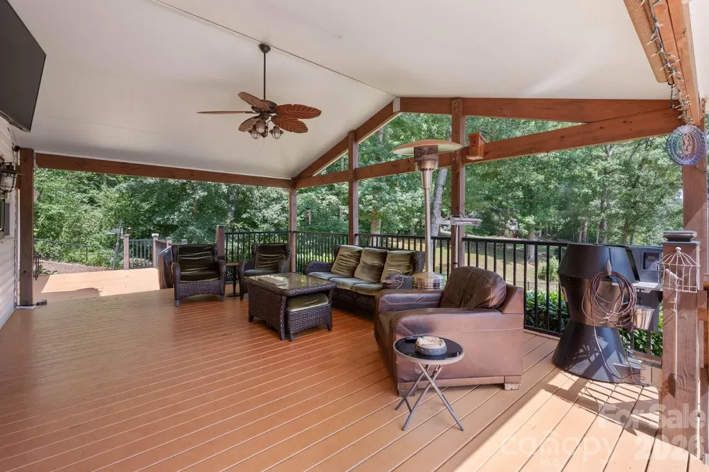 843 W J Street Newton NC 28658