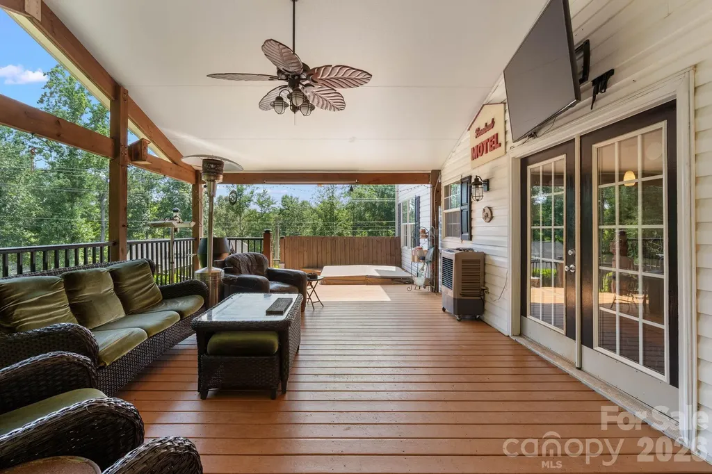 843 W J Street Newton NC 28658