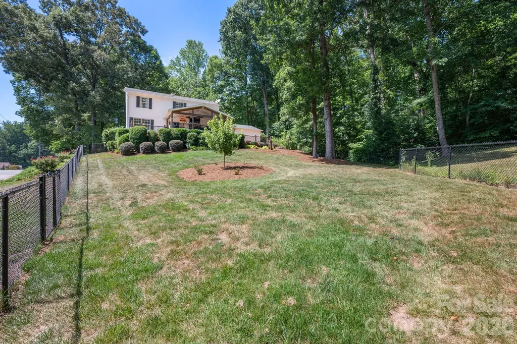 843 W J Street Newton NC 28658