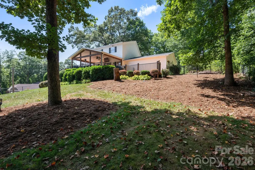 843 W J Street Newton NC 28658