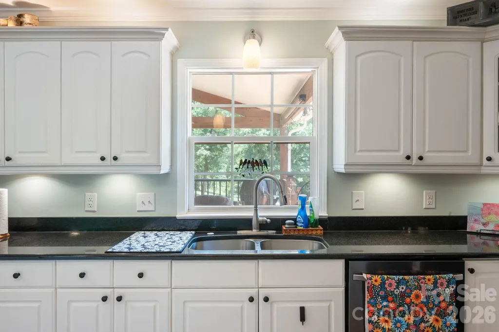843 W J Street Newton NC 28658
