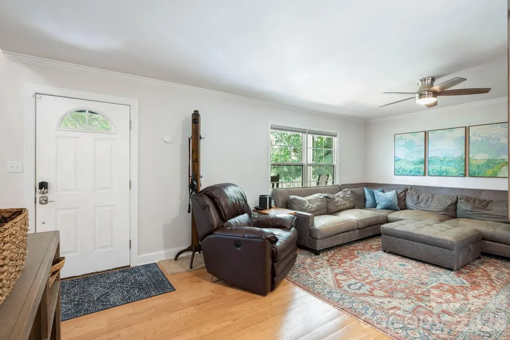 843 W J Street Newton NC 28658