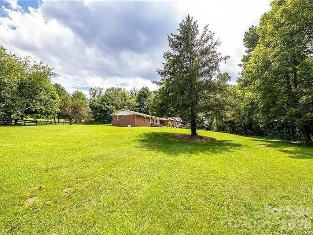 96 Rolling Hills Road Mills River NC 28759