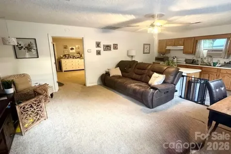 96 Rolling Hills Road Mills River NC 28759