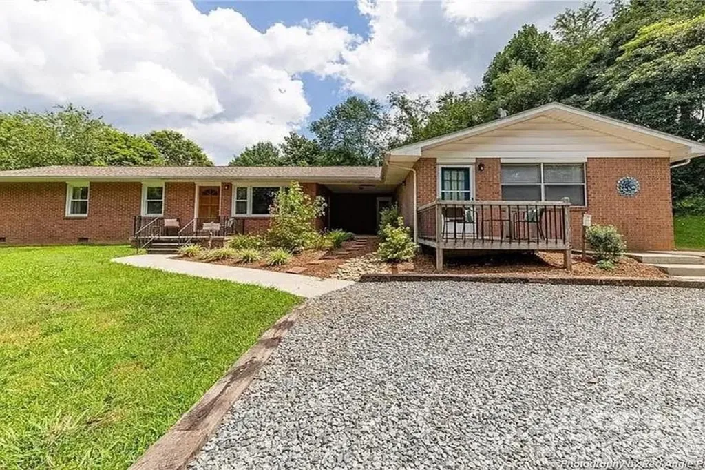 96 Rolling Hills Road Mills River NC 28759