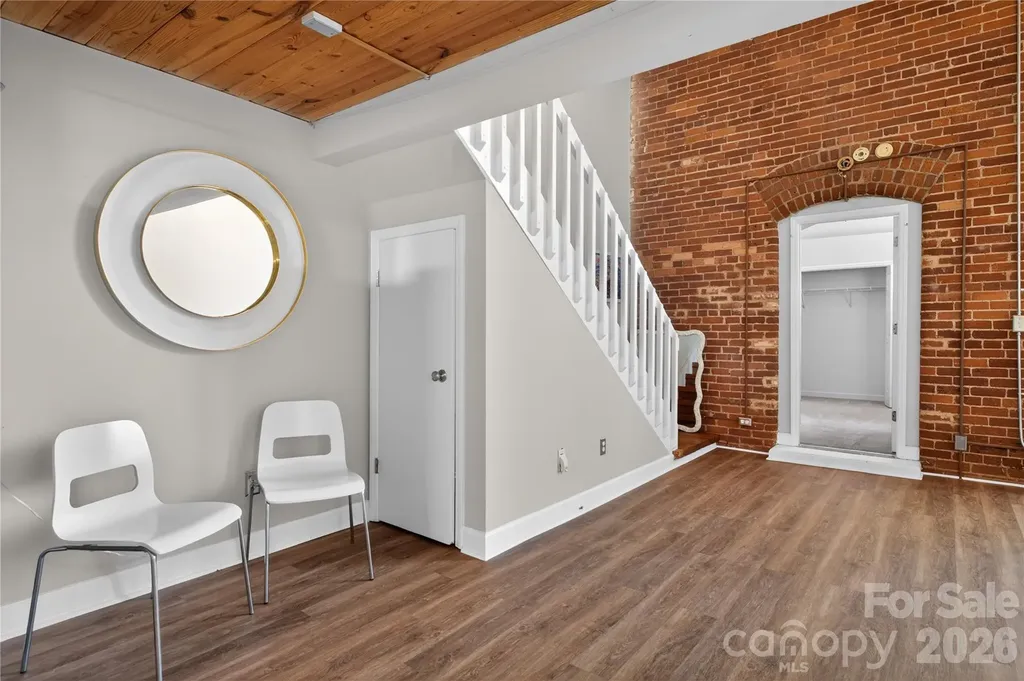 201 S Hoskins Road Charlotte NC 28208