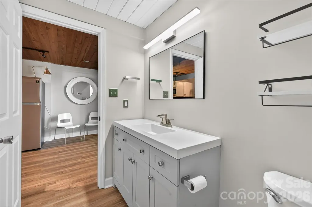 201 S Hoskins Road Charlotte NC 28208