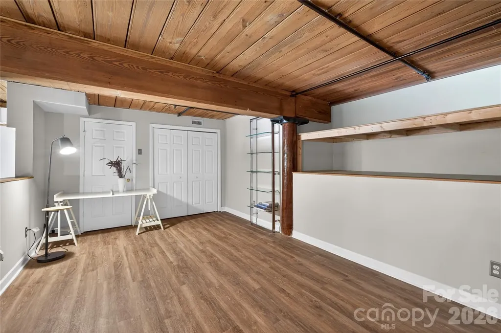 201 S Hoskins Road Charlotte NC 28208