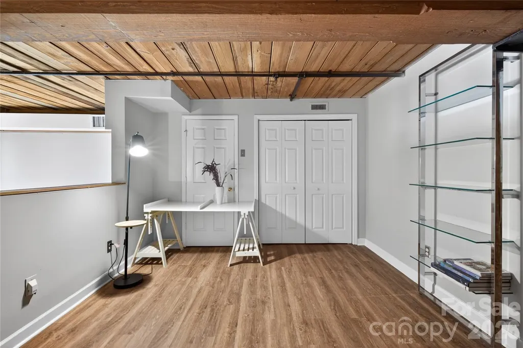 201 S Hoskins Road Charlotte NC 28208