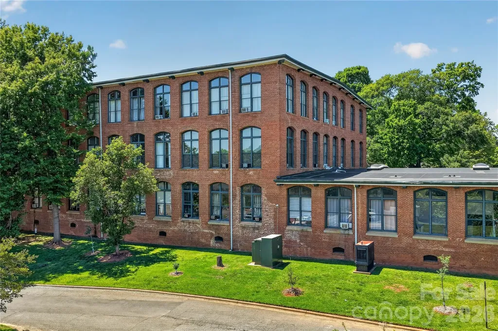 201 S Hoskins Road Charlotte NC 28208