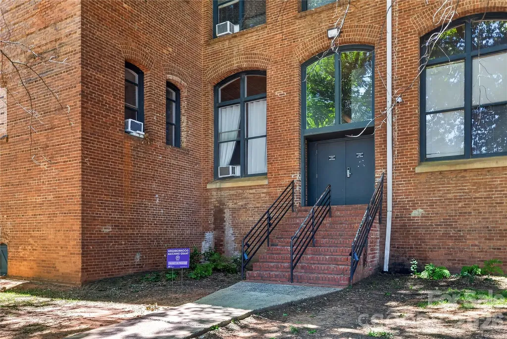 201 S Hoskins Road Charlotte NC 28208
