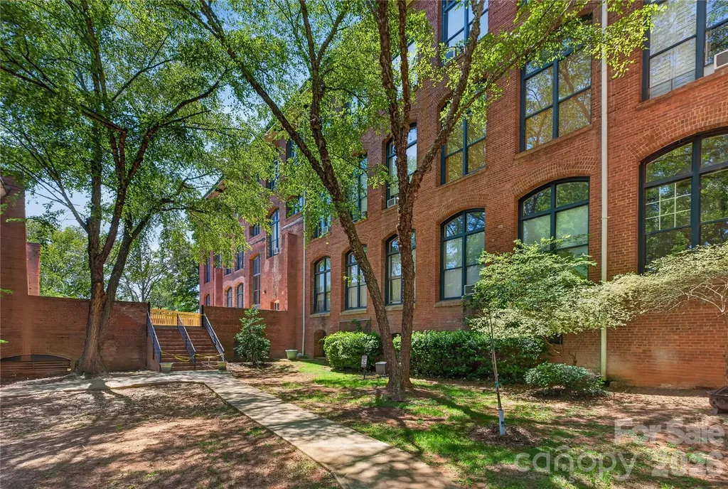 201 S Hoskins Road Charlotte NC 28208