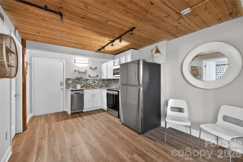 201 S Hoskins Road Charlotte NC 28208