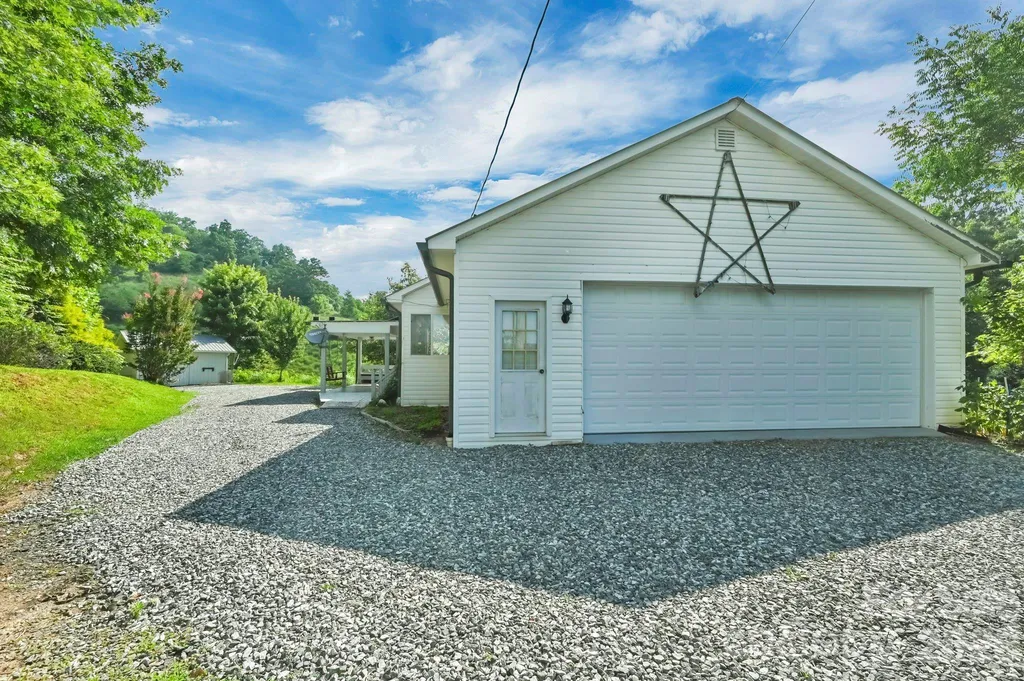 553 Morgan Branch Road Marshall NC 28753