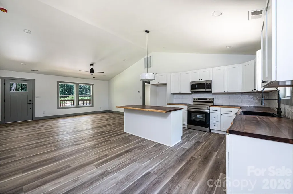 2059 Bailey Drive Hickory NC 28601
