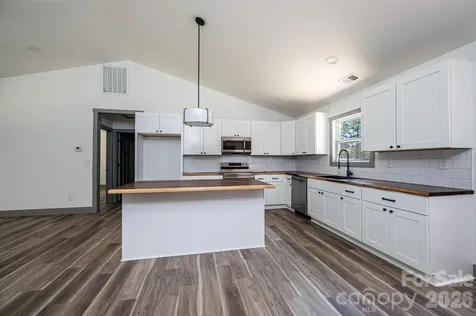 2059 Bailey Drive Hickory NC 28601