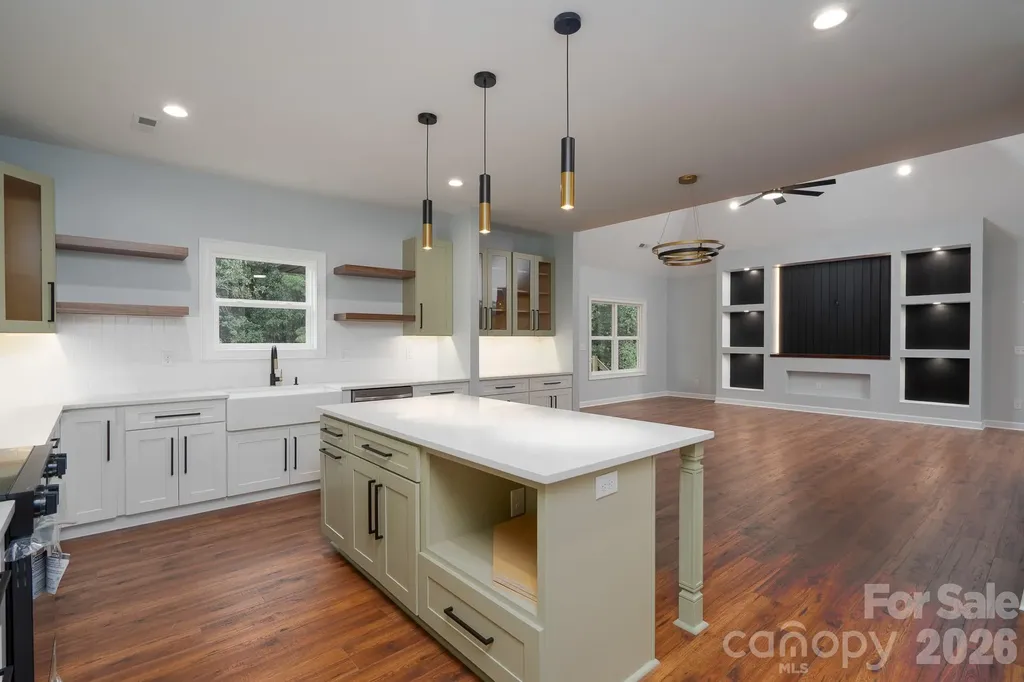 1007 Harrogate Drive Bessemer City NC 28016