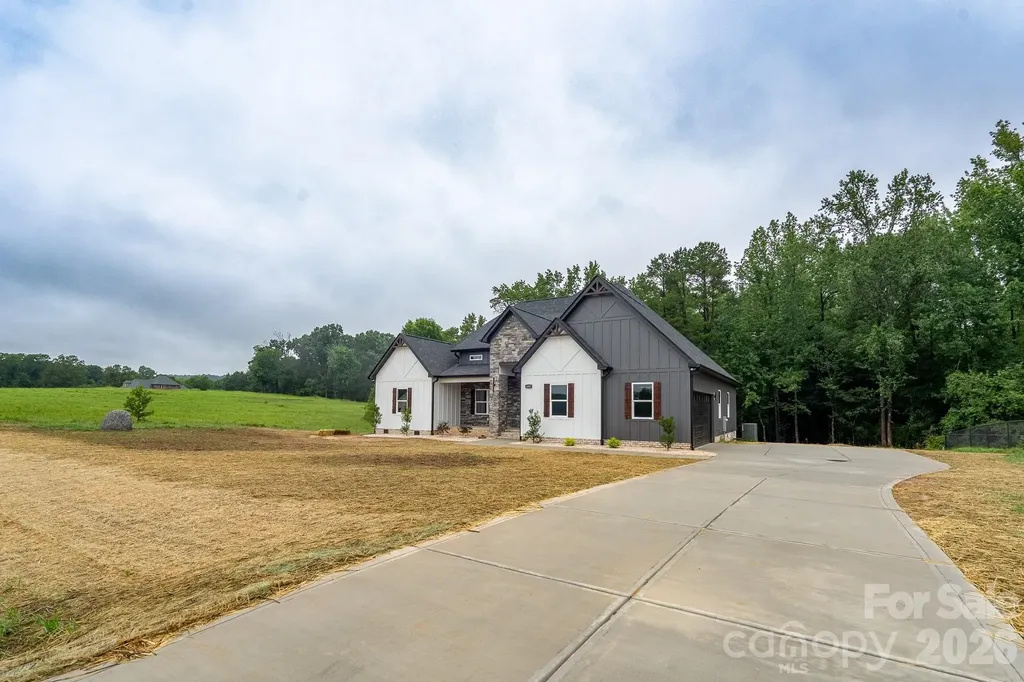 1007 Harrogate Drive Bessemer City NC 28016
