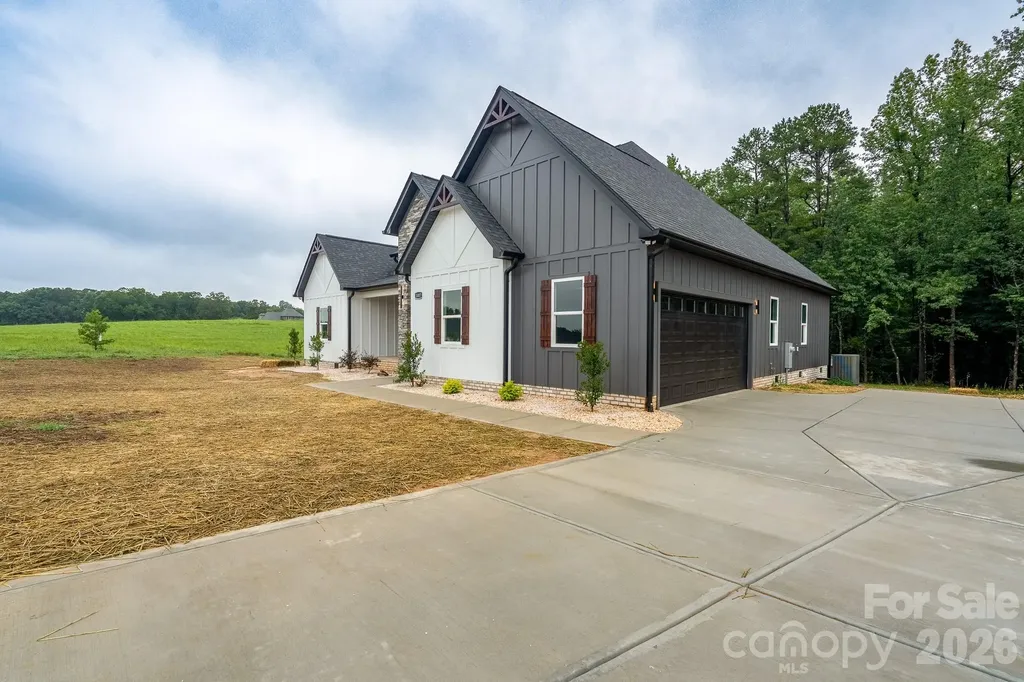 1007 Harrogate Drive Bessemer City NC 28016