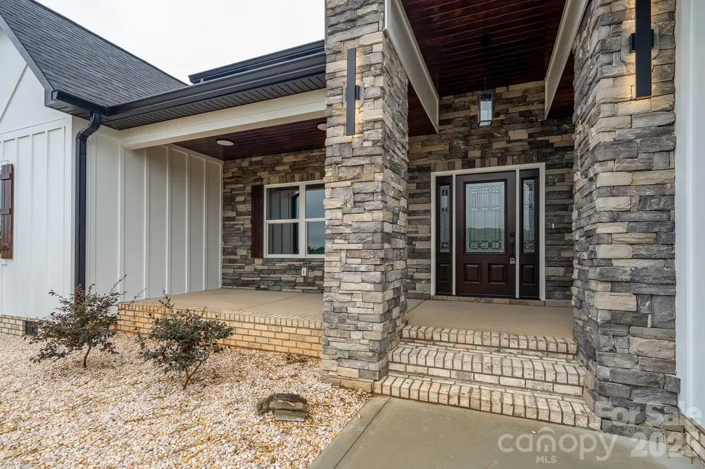 1007 Harrogate Drive Bessemer City NC 28016