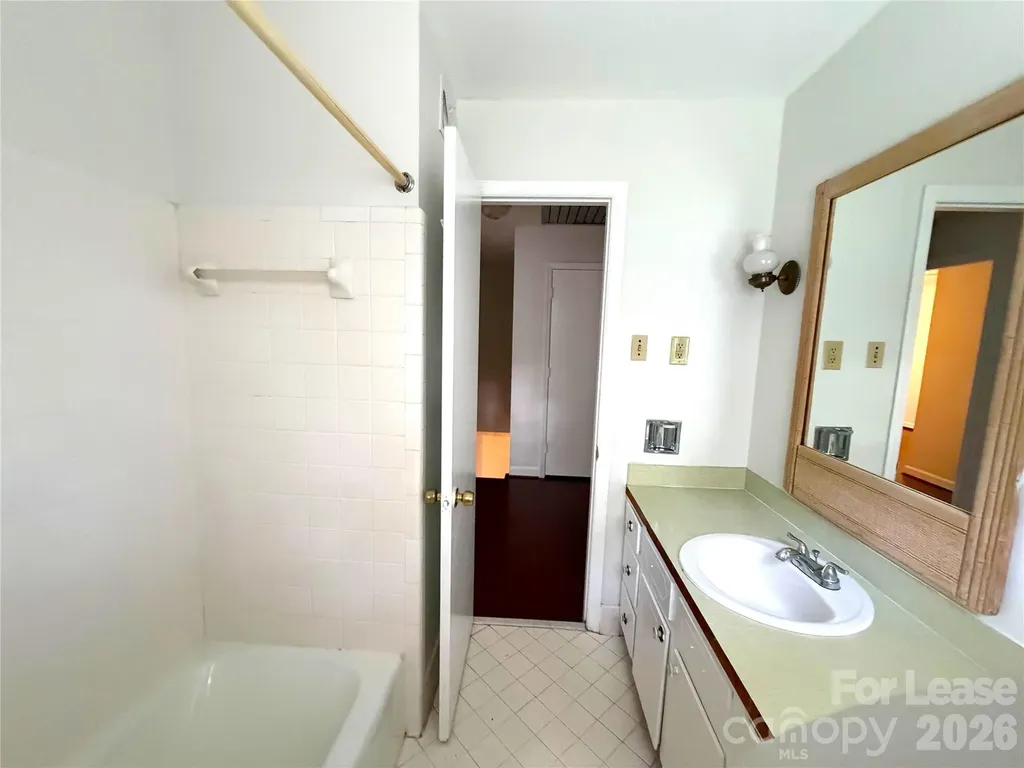 5016 Vescova Court Charlotte NC 28212